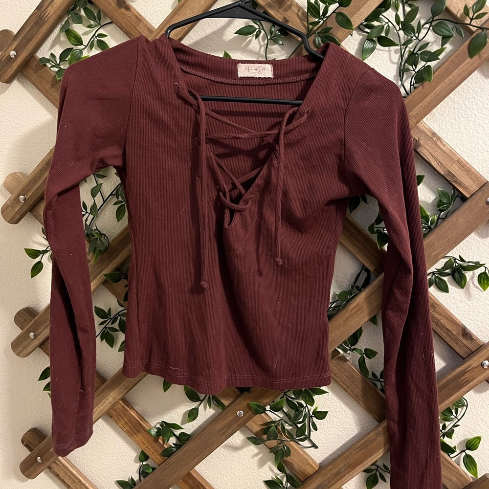 Xs maroon shirt from pacsun (: